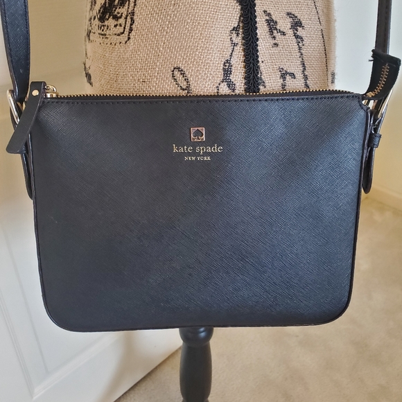 kate spade Handbags - Kate Spade crossbody purse